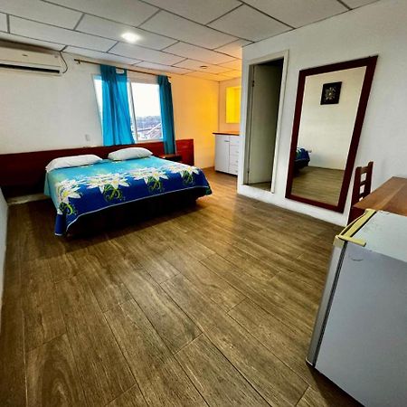 Hostal Muyuyo Puerto Ayora  Εξωτερικό φωτογραφία