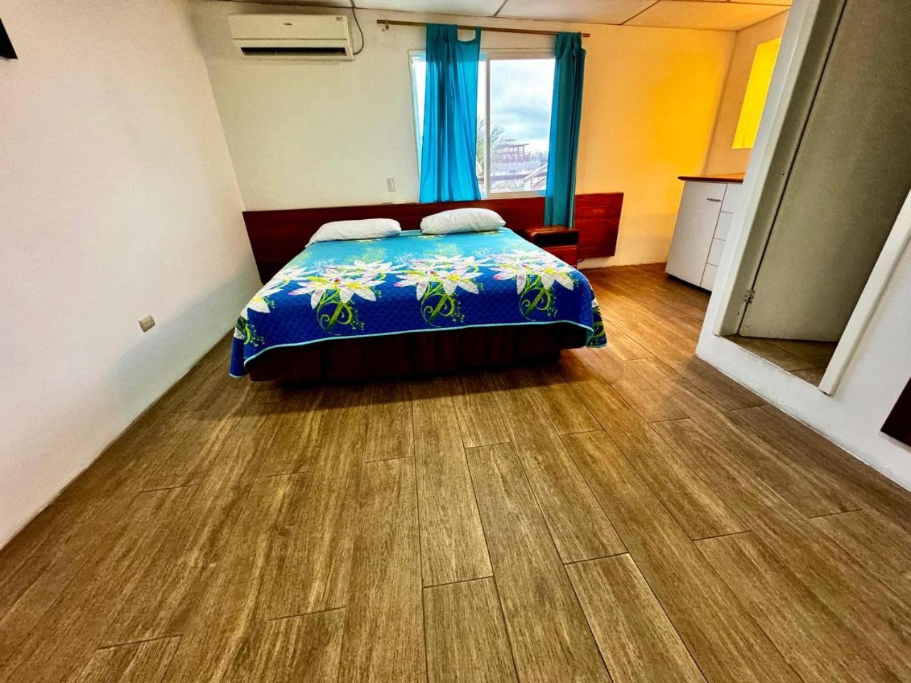 Hostal Muyuyo Puerto Ayora  Εξωτερικό φωτογραφία