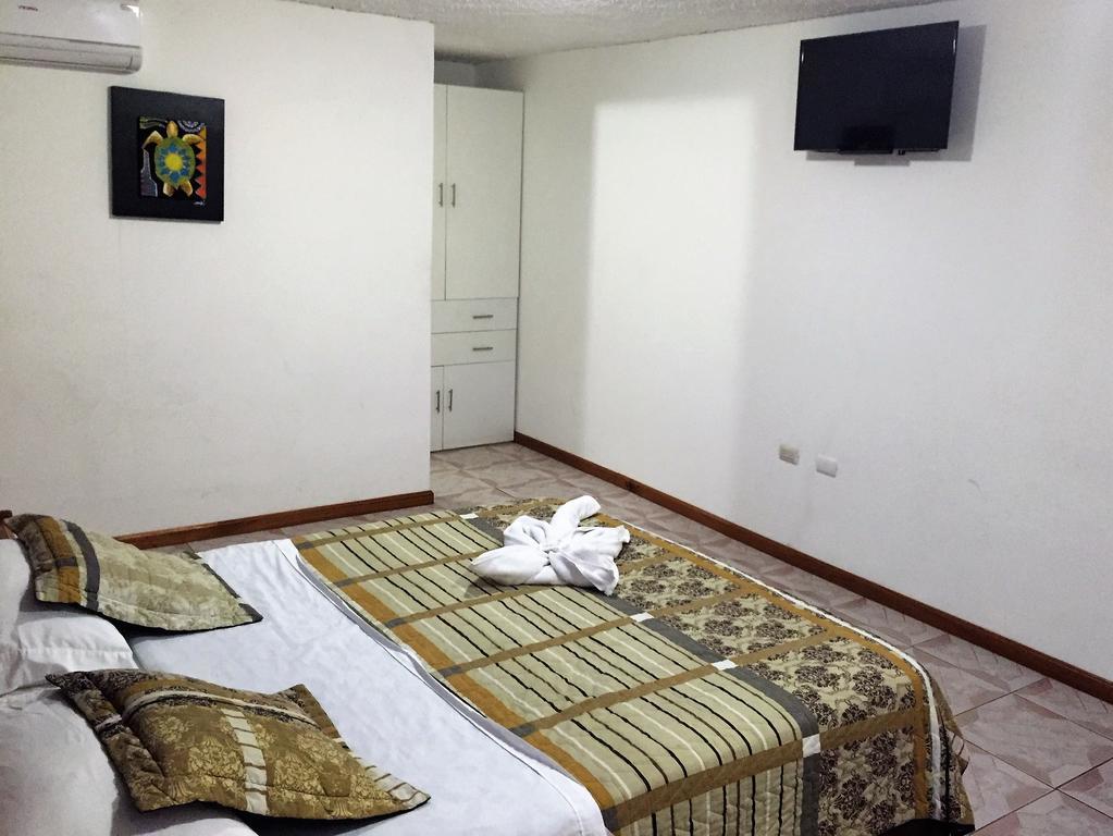 Hostal Muyuyo Puerto Ayora  Εξωτερικό φωτογραφία